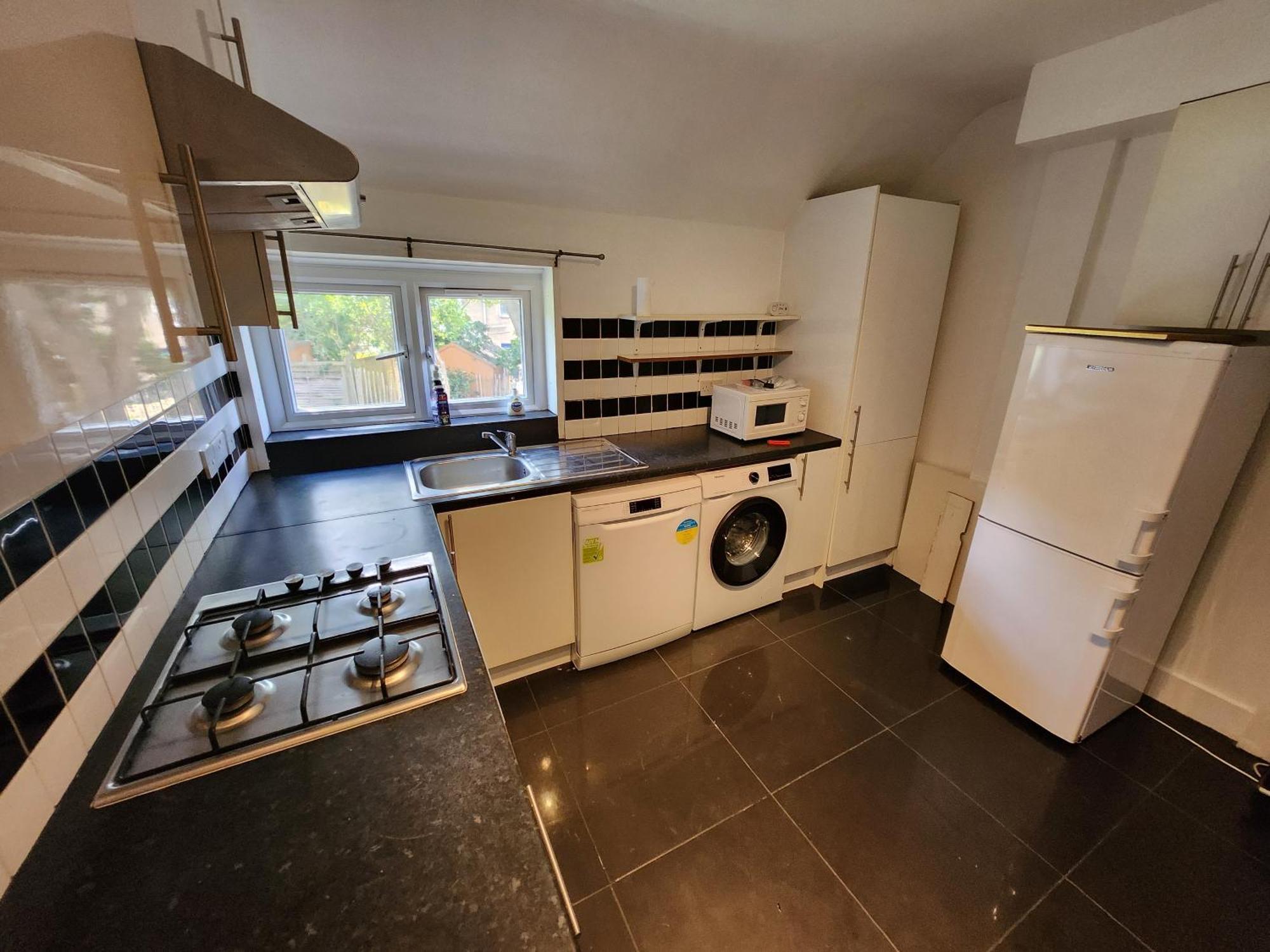 Flat With Work Station, Monitor, Smart Tv & Netflix Apartment London Exterior photo