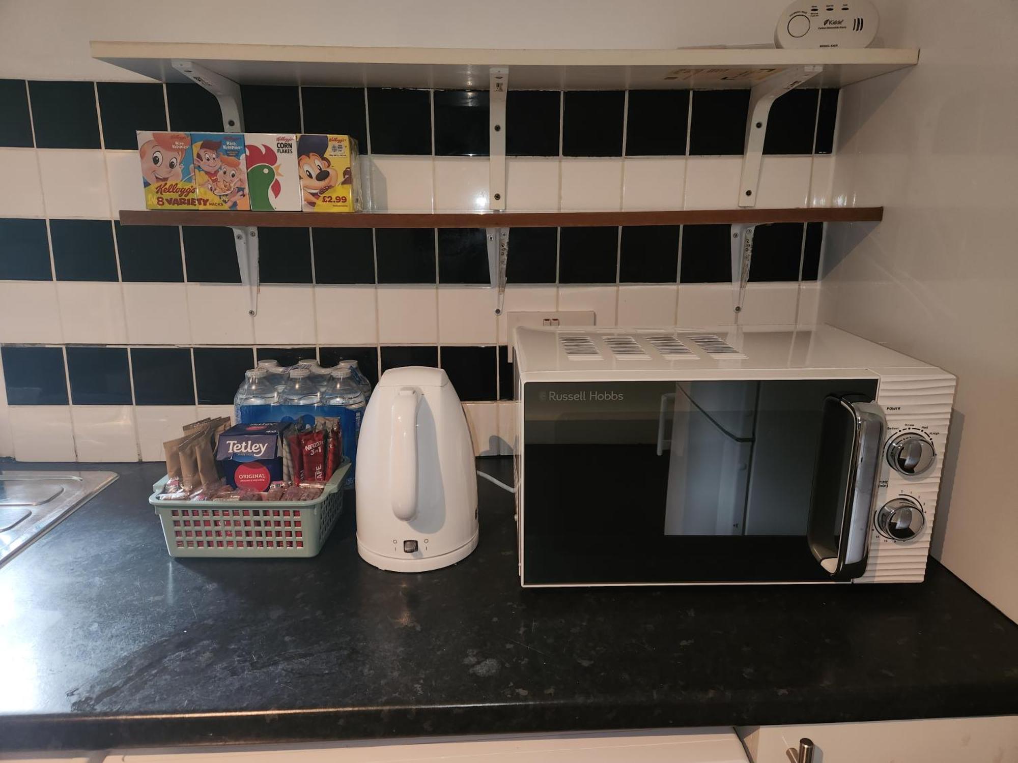 Flat With Work Station, Monitor, Smart Tv & Netflix Apartment London Exterior photo