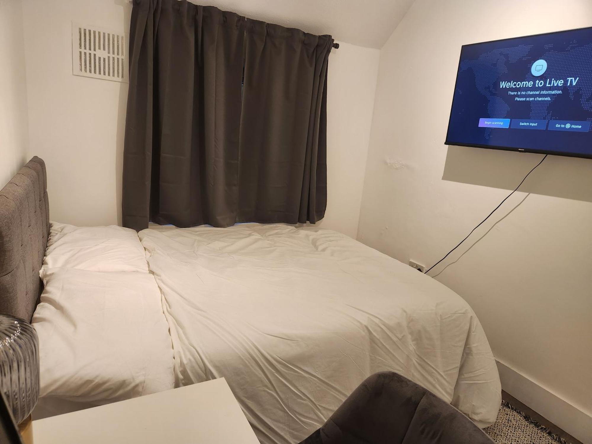 Flat With Work Station, Monitor, Smart Tv & Netflix Apartment London Exterior photo